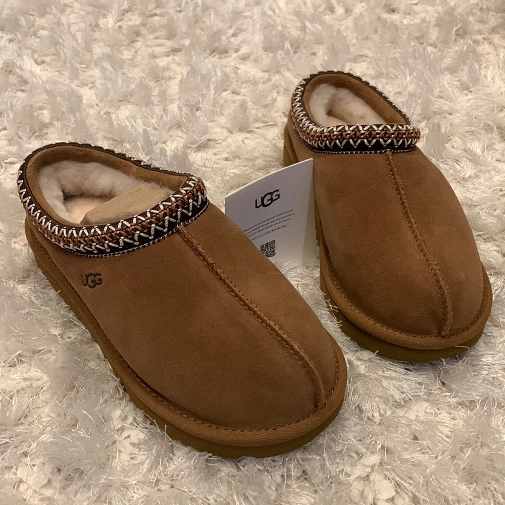 UGG Tasman New In Box. USA 7 UK 5.